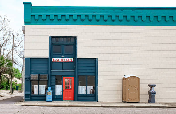 Best Portable toilet rental cost  in Urbandale, IA